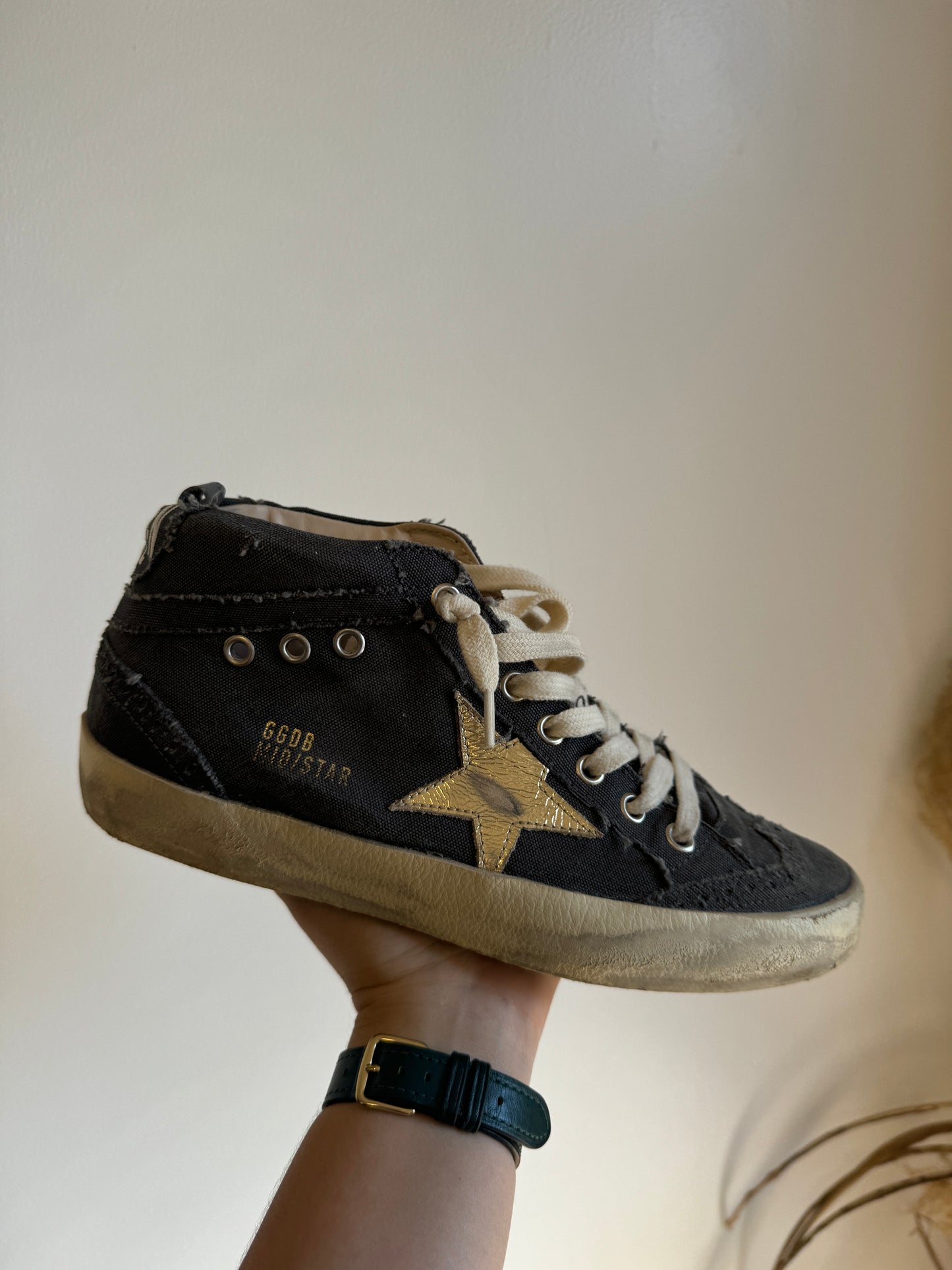 *Luxury brand* sneaker