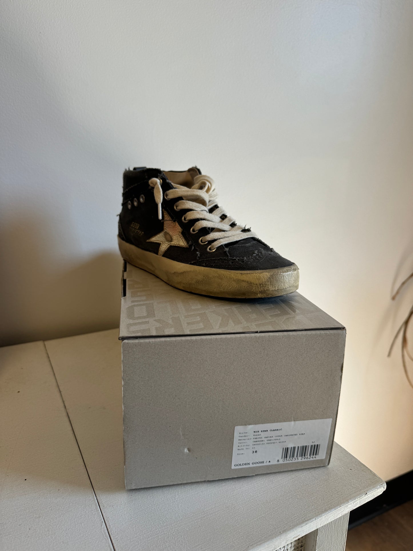 *Luxury brand* sneaker
