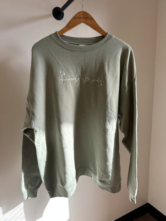 Heavenly made crewneck 🌿